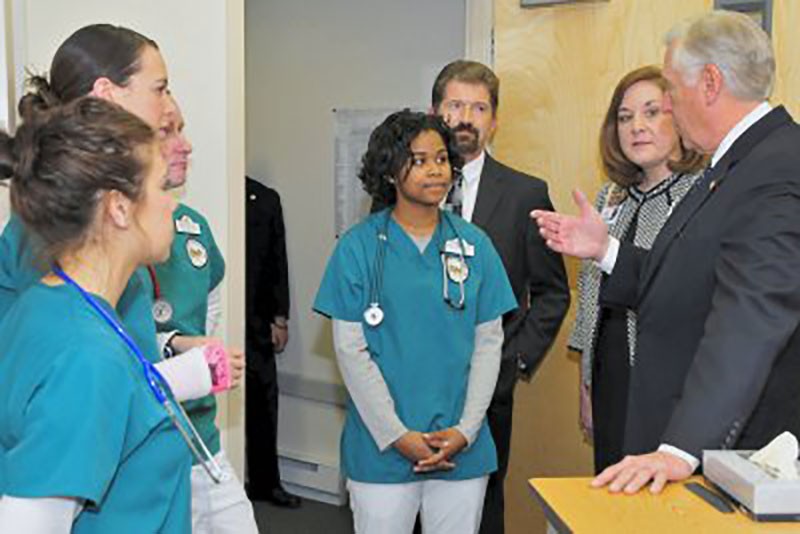 Congressman Steny Hoyer talks with fourth-semester nursing students at the College of Southern Maryland who participated in the Clinical Simulation Lab demonstration (March 31, 2010)