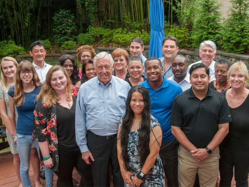 Hoyer with group